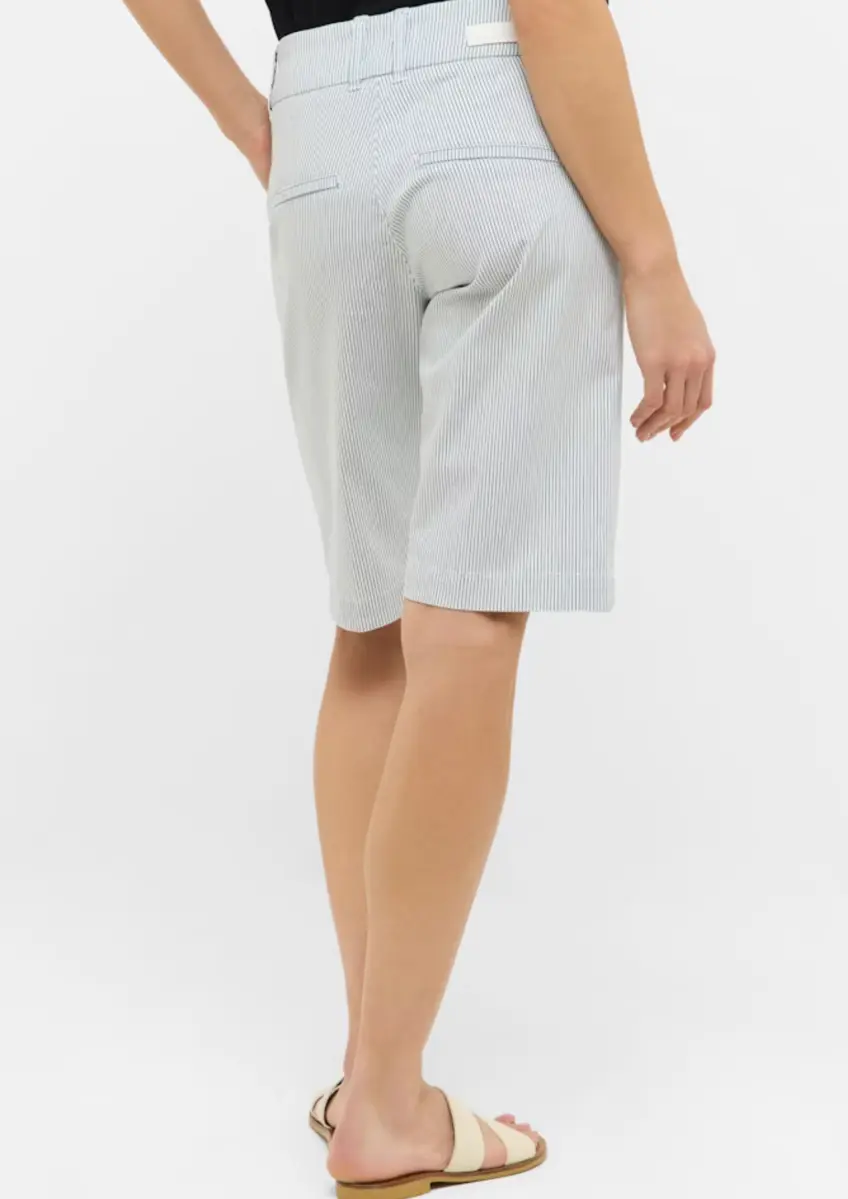 Angels | Bermuda chic