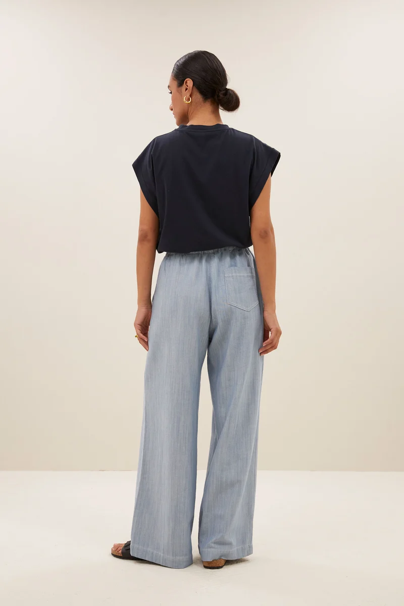 By Bar | Travel tee