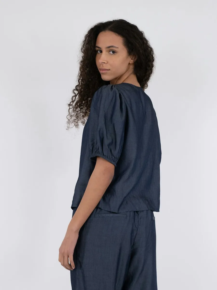 Neo Noir | Bianca chambray blouse