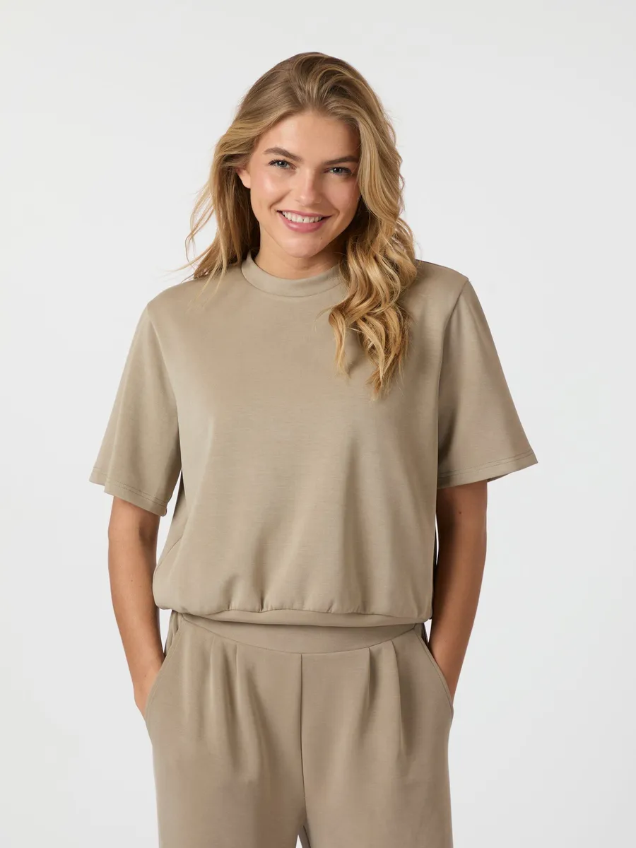 Neo Noir | Clove soft tee