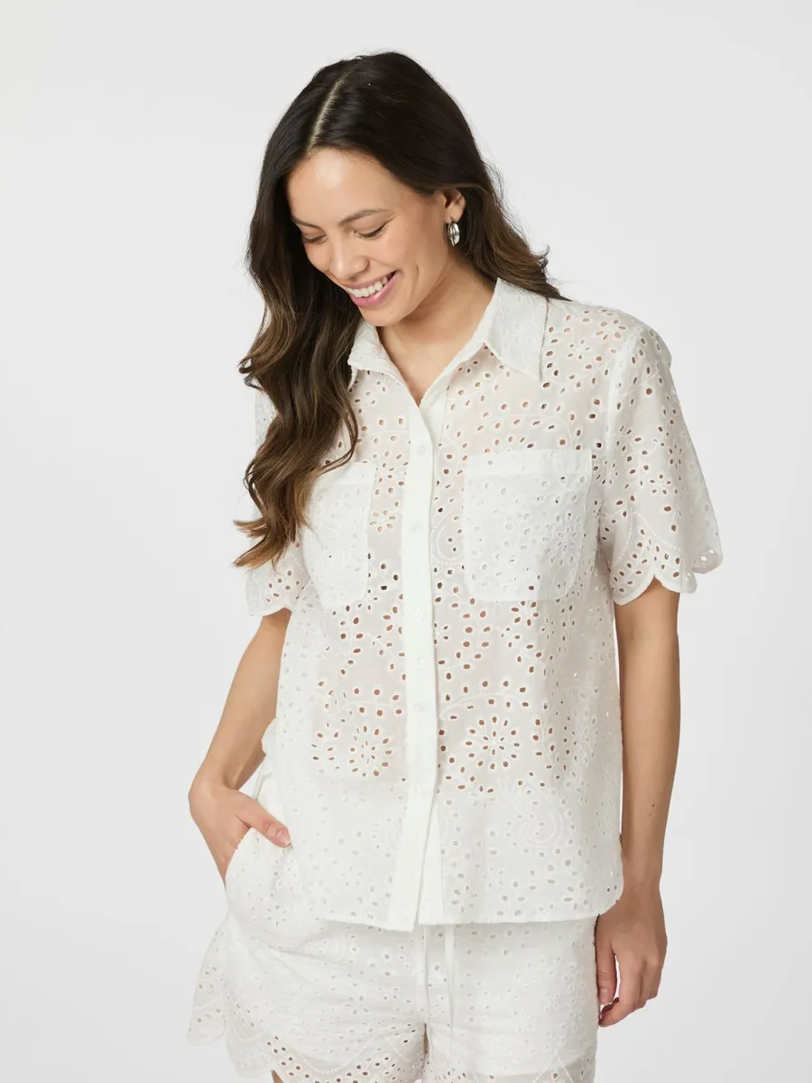 Neo Noir | Gessie embroidery shirt