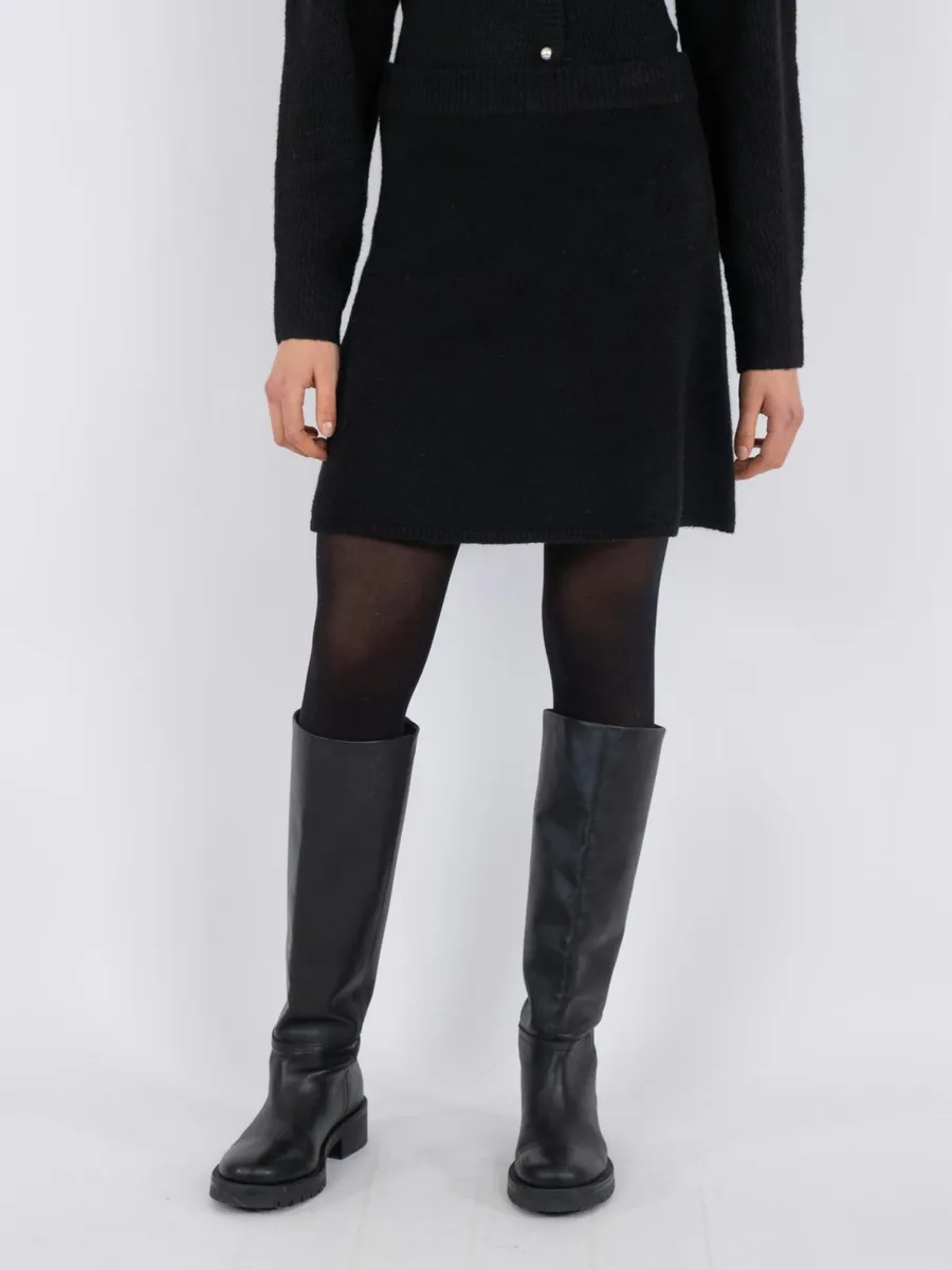 Neo Noir | Gisa knit skirt