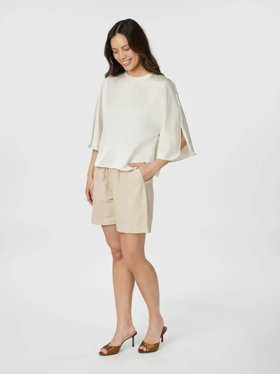Neo Noir | Liora heavy sateen blouse