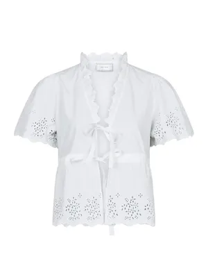 Neo Noir | Satsi embroidery blouse