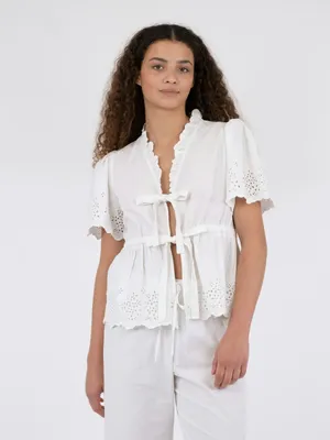 Neo Noir | Satsi embroidery blouse