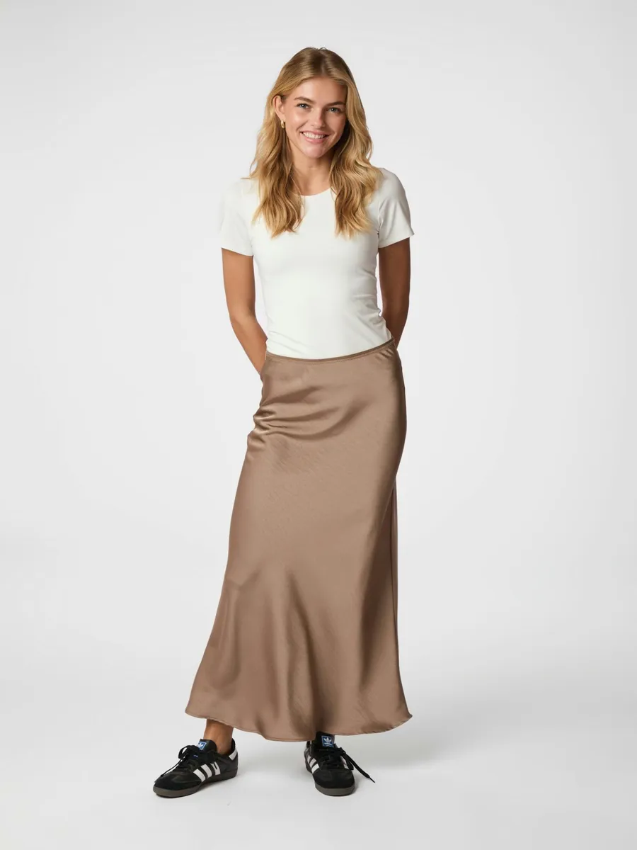 Neo Noir | Vicky heavy sateen skirt