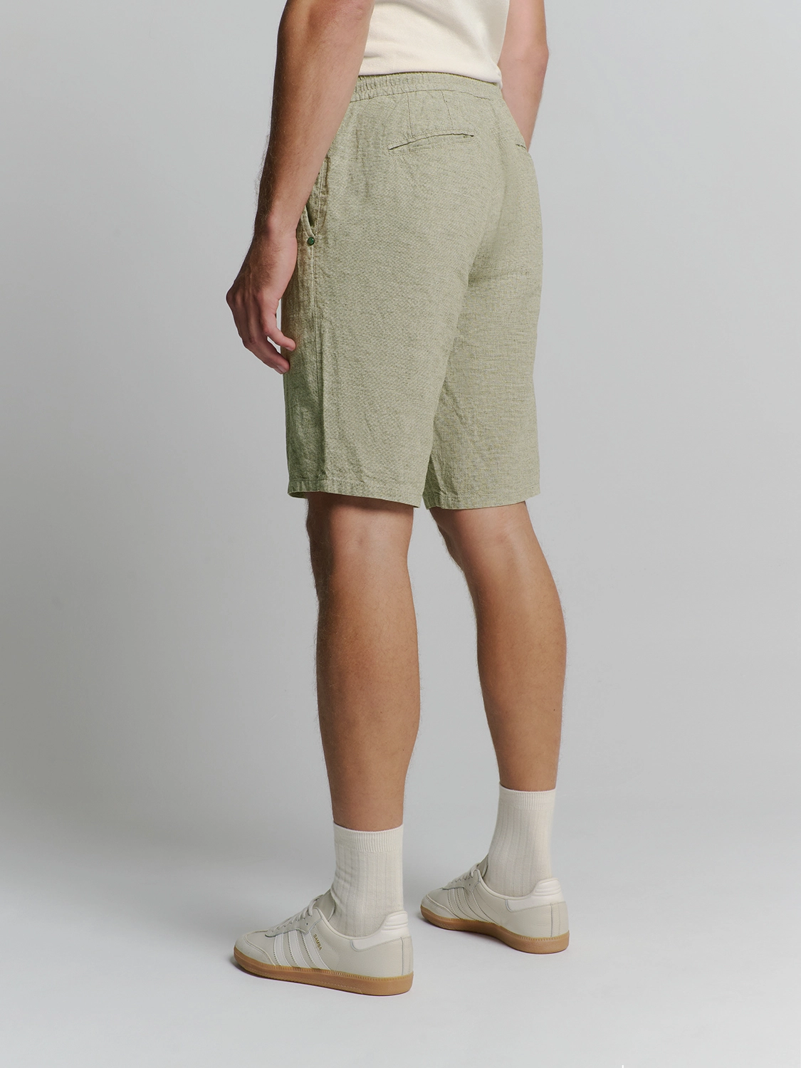 No Excess | Short with linen melange