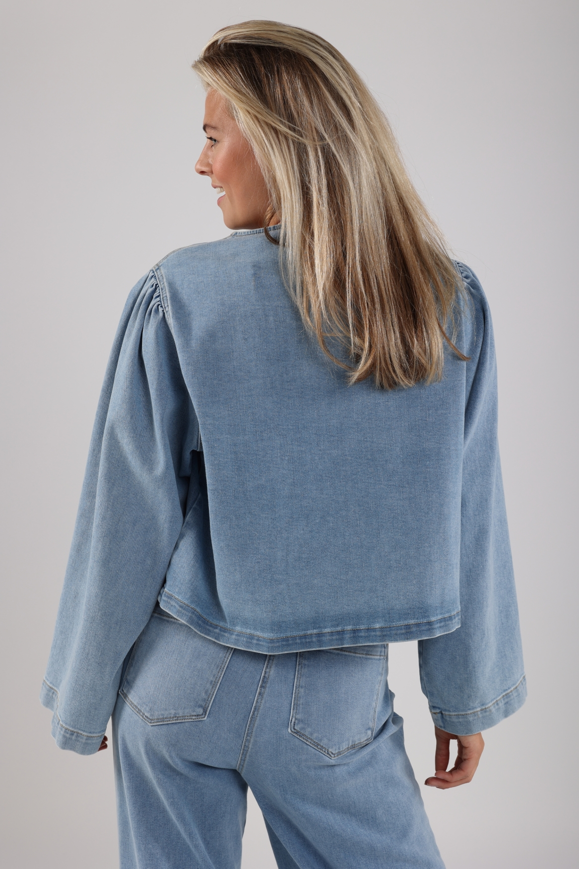 Nukus | Bowy blouse