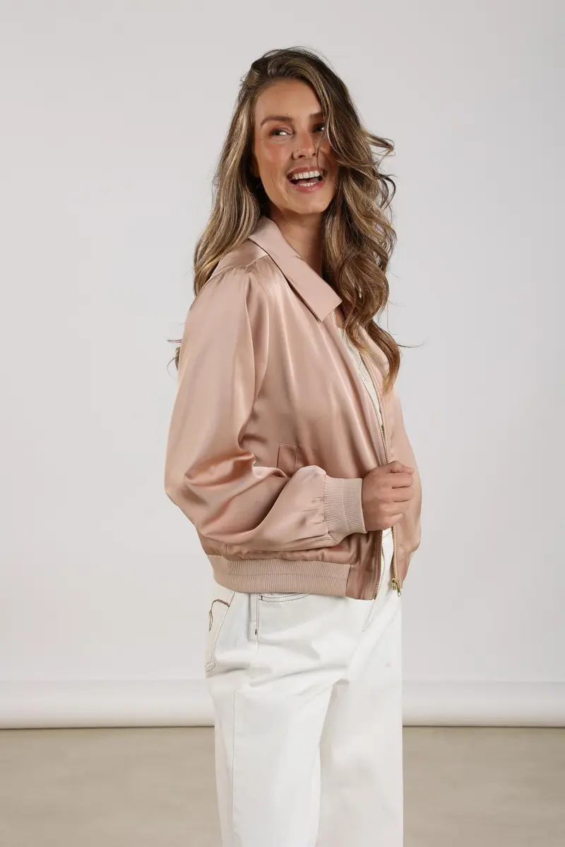 Nukus | Noa bomber