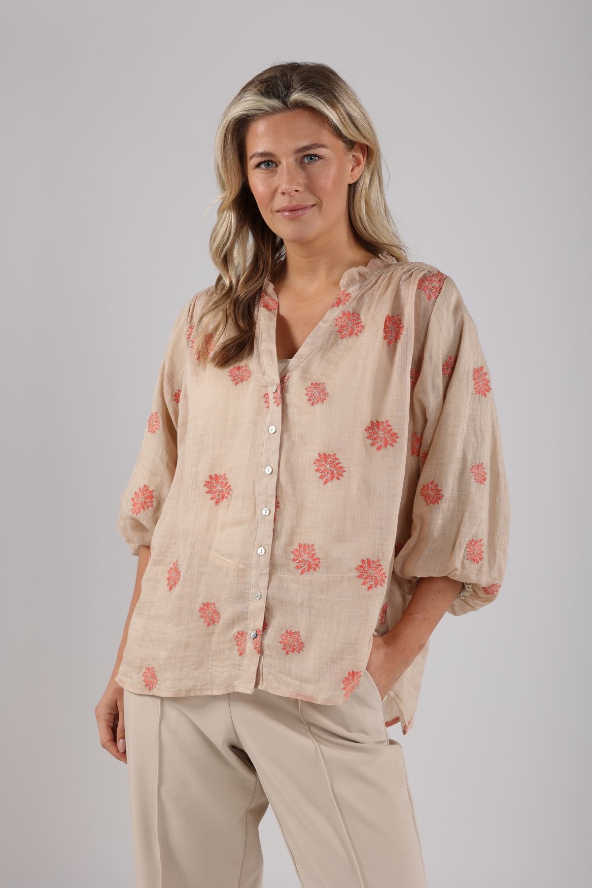 Nukus | Tina blouse embroidery