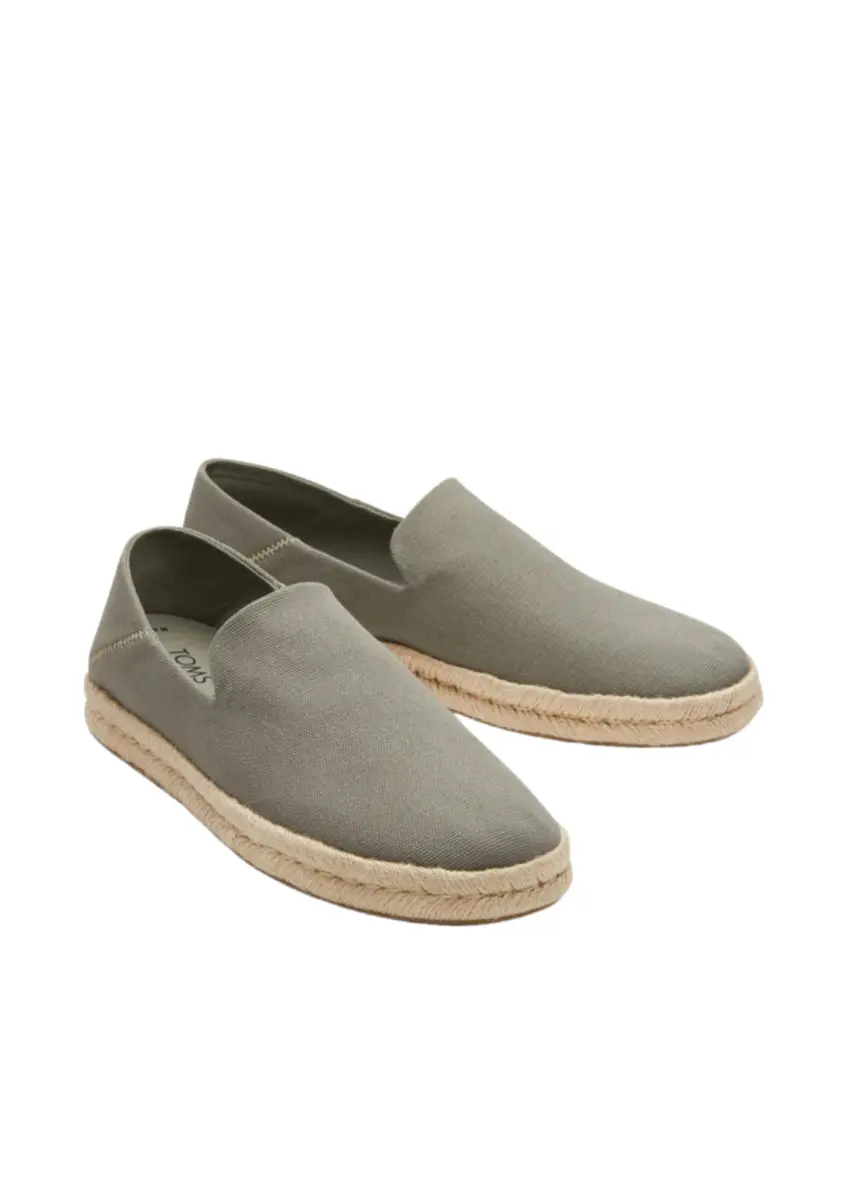 Toms | Santiago.