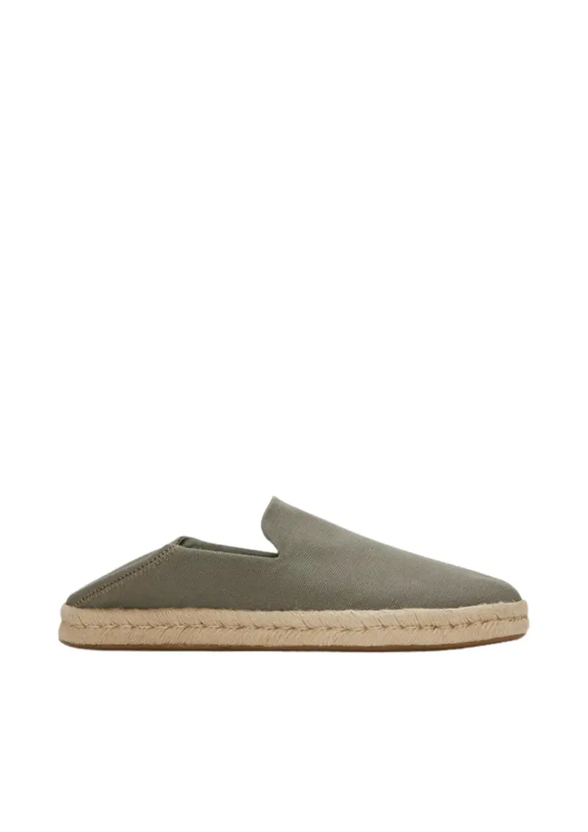 Toms | Santiago.