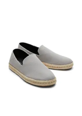 Toms | Santiago.