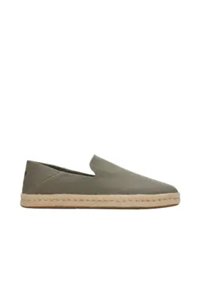 Toms | Santiago.